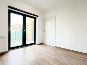 Pronájem bytu 2+kk, Praha - Hrdlořezy, Českobrodská, 39 m2