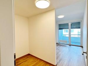 Pronájem bytu 2+kk, Praha - Holešovice, Jankovcova, 62 m2