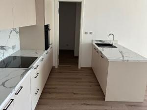 Pronájem bytu 3+kk, Praha - Prosek, Prosecká, 65 m2