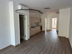 Pronájem bytu 3+kk, Praha - Prosek, Prosecká, 65 m2