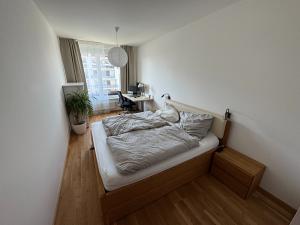 Pronájem bytu 2+kk, Praha - Vysočany, Smržových, 60 m2