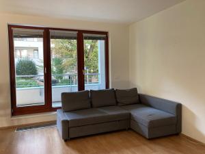 Pronájem bytu 2+kk, Praha - Košíře, Pod Kavalírkou, 10 m2