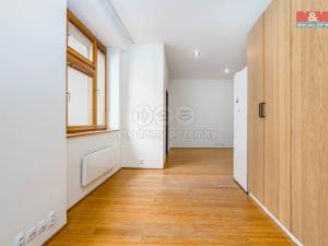 Pronájem bytu 2+kk, Praha - Žižkov, Žerotínova, 51 m2