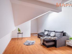 Prodej bytu 3+kk, Šestajovice, Komenského, 92 m2