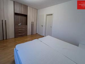 Pronájem bytu 2+kk, Praha - Michle, Baarova, 66 m2