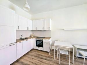 Prodej bytu 2+kk, Praha - Vršovice, Na spojce, 52 m2