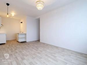 Pronájem bytu 2+kk, Praha - Kobylisy, Třebenická, 40 m2