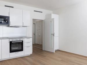 Pronájem bytu 1+kk, Praha - Hloubětín, Laponská, 34 m2