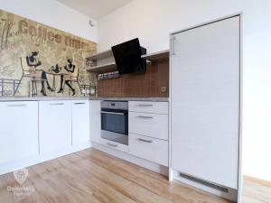 Pronájem bytu 2+kk, Praha - Vysočany, Freyova, 45 m2