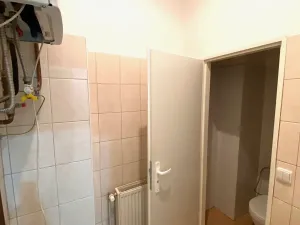 Prodej obchodního prostoru, Karlovy Vary, Mariánskolázeňská, 69 m2