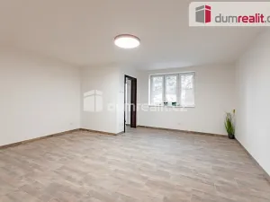 Pronájem bytu 2+1, Chýně, Hlavní, 64 m2