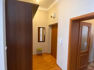 Prodej atypického bytu, Karlovy Vary, Zámecký vrch, 90 m2