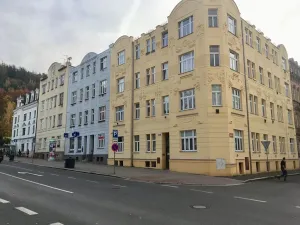 Prodej bytu 2+kk, Karlovy Vary, náměstí Dr. M. Horákové, 53 m2