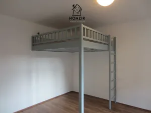 Pronájem bytu 1+kk, Praha - Holešovice, Komunardů, 37 m2