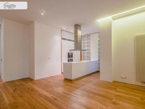 Pronájem bytu 2+kk, Praha - Vinohrady, Laubova, 74 m2