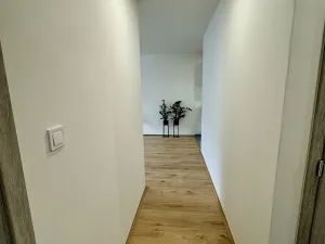 Prodej bytu 2+kk, Praha - Bohnice, Poznaňská, 43 m2