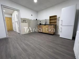 Prodej bytu 3+1, Ostrava, Výškovická, 70 m2