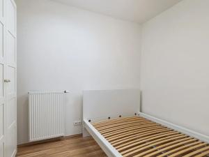 Pronájem bytu 1+kk, Praha - Nové Město, Navrátilova, 30 m2