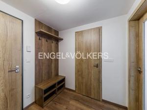 Pronájem bytu 2+kk, Praha - Vysočany, Kolbenova, 51 m2