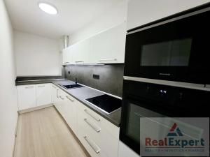 Pronájem bytu 1+kk, Praha - Vršovice, Oblouková, 29 m2