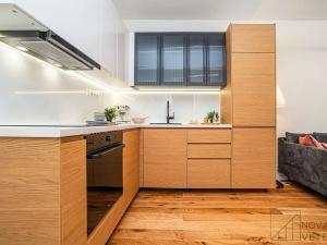 Prodej bytu 2+kk, Praha - Holešovice, U smaltovny, 62 m2