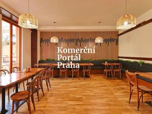 Pronájem restaurace, Praha - Stodůlky, Šostakovičovo náměstí, 670 m2