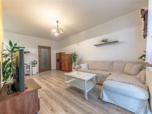 Pronájem bytu 1+kk, Praha - Háje, Loosova, 43 m2