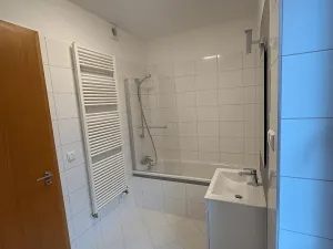 Pronájem bytu 2+kk, Praha - Prosek, Valečovská, 69 m2