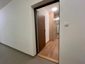 Pronájem bytu 2+kk, Praha - Hostivař, Rižská, 61 m2