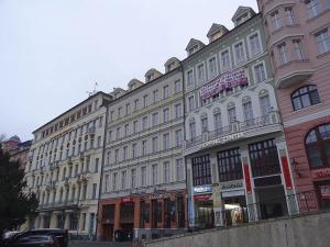 Prodej bytu 5+1, Karlovy Vary, Divadelní náměstí, 185 m2