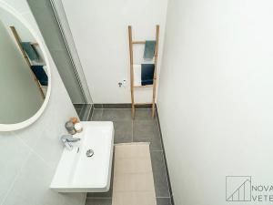 Prodej bytu 4+kk, Praha - Bohnice, Feřtekova, 74 m2