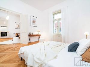 Prodej bytu 2+kk, Praha - Malá Strana, Újezd, 71 m2