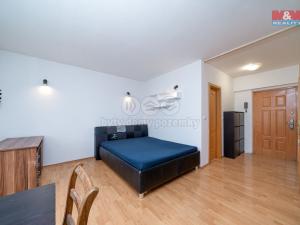 Pronájem bytu 1+kk, Olomouc - Povel, Slavonínská, 38 m2