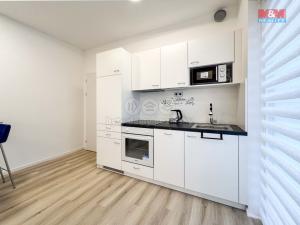 Pronájem bytu 1+kk, Praha - Horní Měcholupy, Milánská, 38 m2