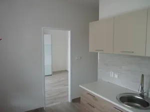 Pronájem bytu 2+1, Třebíč, Dělnické nám., 55 m2