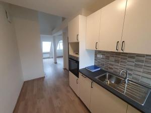 Pronájem bytu 2+kk, Praha - Strašnice, Nupacká, 50 m2