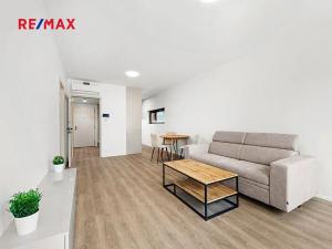 Pronájem bytu 2+kk, Praha - Žižkov, Tetauerova, 44632 m2