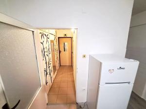 Pronájem bytu 1+kk, Praha - Radotín, Vrážská, 28 m2