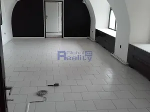 Pronájem obchodního prostoru, Hradec Králové, Pražská třída, 58 m2