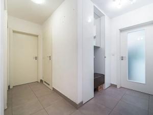 Prodej bytu 3+kk, Praha - Hrdlořezy, Mezitraťová, 82 m2