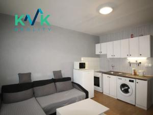 Pronájem bytu 2+kk, Karlovy Vary, Jahodová, 41 m2