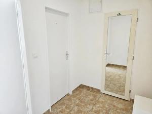 Pronájem bytu 2+kk, Praha - Letňany, Bechlínská, 56 m2