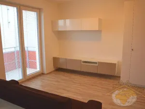 Pronájem bytu 1+kk, Praha - Kyje, Sicherova, 38 m2