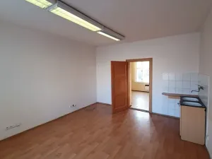 Pronájem obchodního prostoru, Kroměříž, Stoličkova, 77 m2