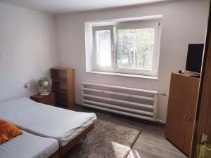 Pronájem bytu 2+kk, Praha - Běchovice, Na spáleništi, 33 m2