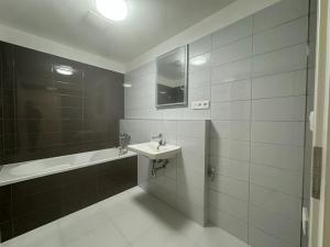 Pronájem bytu 2+kk, České Budějovice, Vrbenská, 64 m2