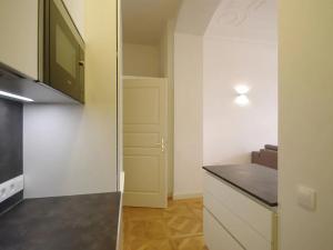 Pronájem bytu 2+kk, Praha - Nové Město, Bolzanova, 80 m2