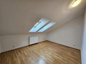 Pronájem bytu 2+kk, Praha - Vršovice, Krymská, 53 m2