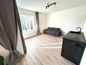 Pronájem bytu 1+kk, Tuchoměřice, V Kněžívce, 37 m2