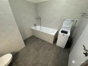 Pronájem bytu 1+kk, Praha - Hostavice, Hrabovská, 46 m2